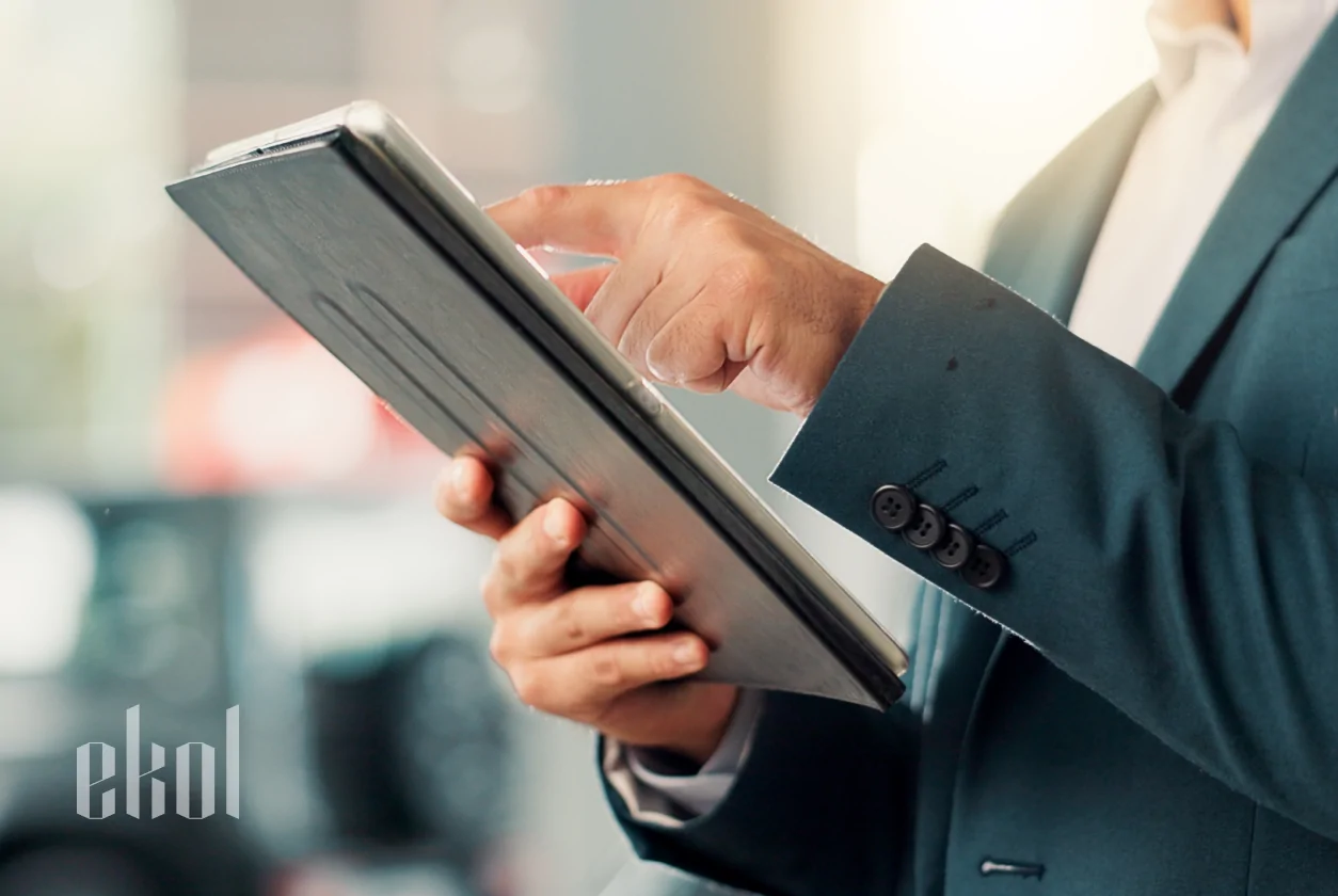 Менеджер ЗЕД